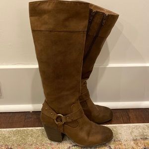 Brown boots with heel, size 7